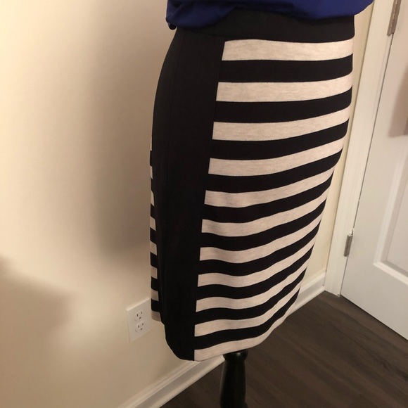 Misses skirt - Picture 3 of 3